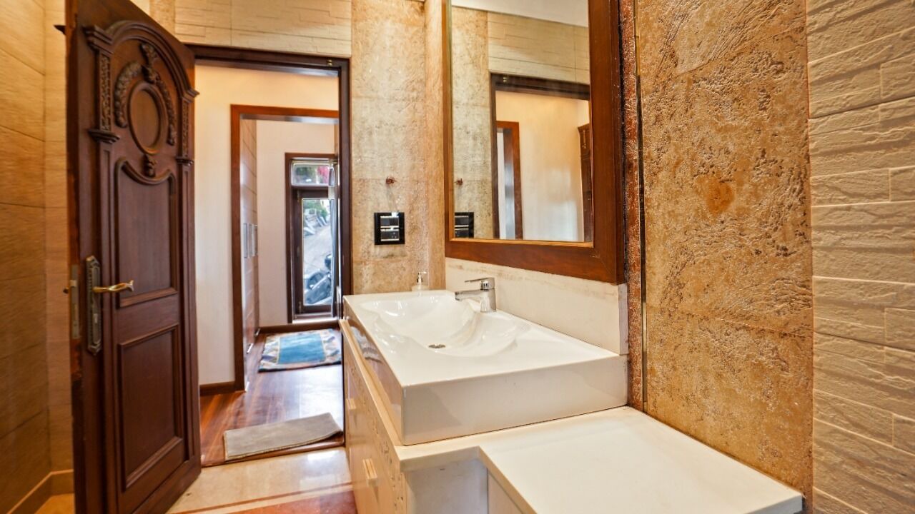 Photo of Bathroom in The Mall Road