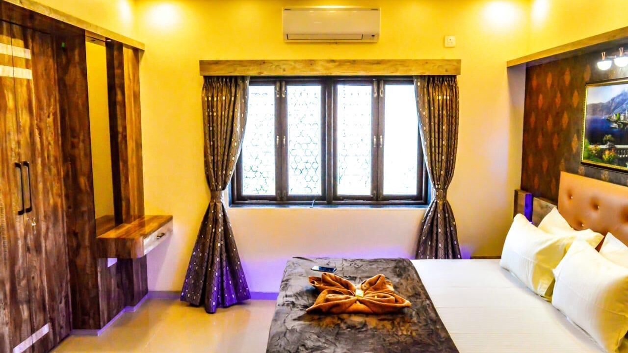 Photo of Bedroom in Mahabaleshwar