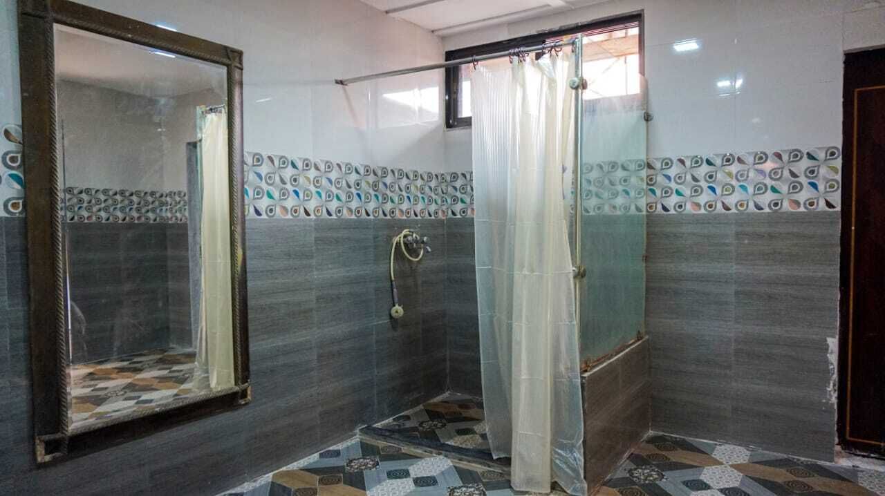 Photo of Bathroom in Aarey Colony