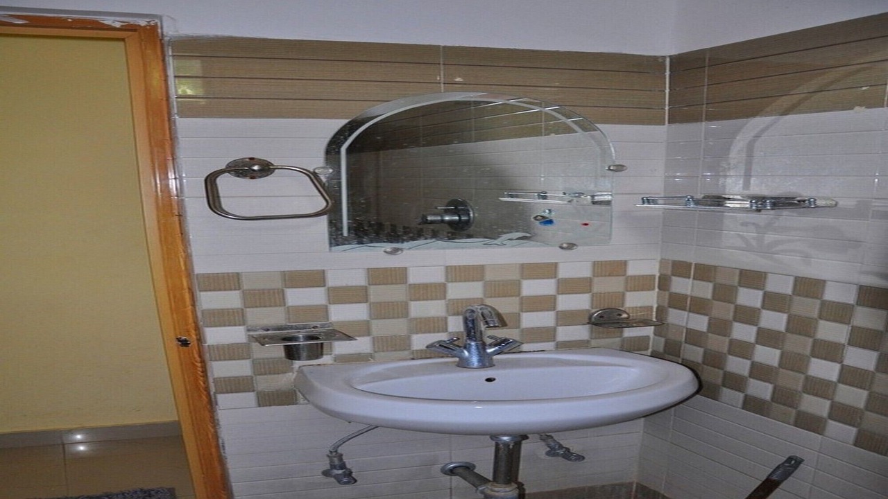 Photo of Bathroom in Tapovan