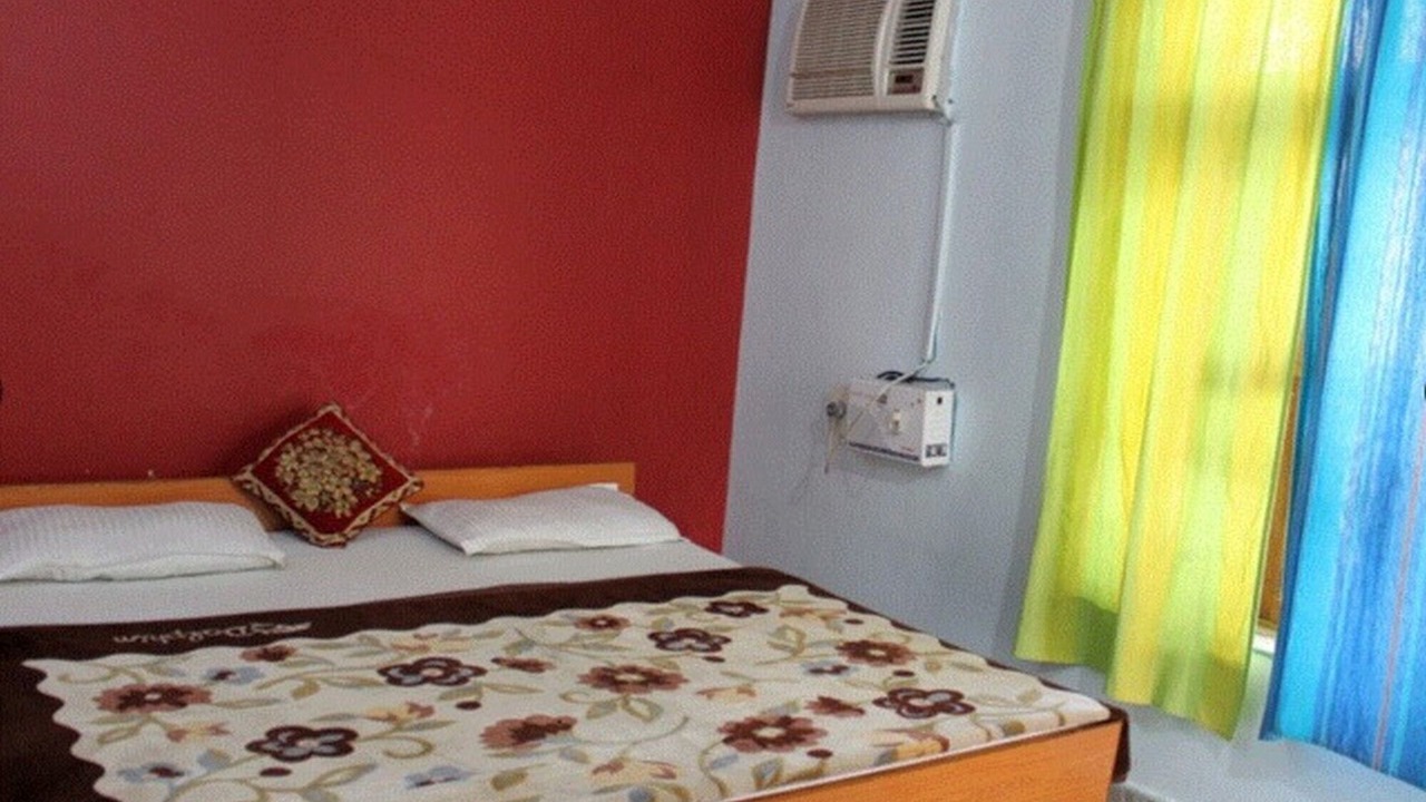 Photo of Bedroom in Tapovan