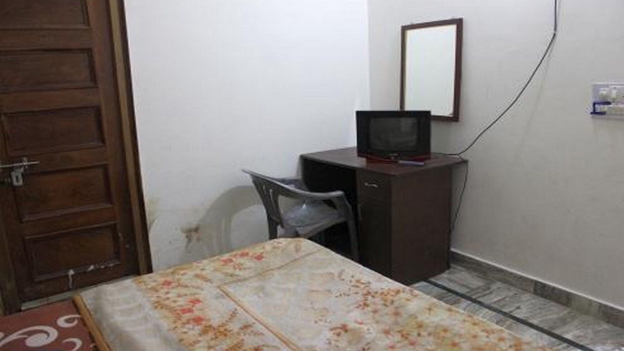 Photo of Bedroom in Tapovan