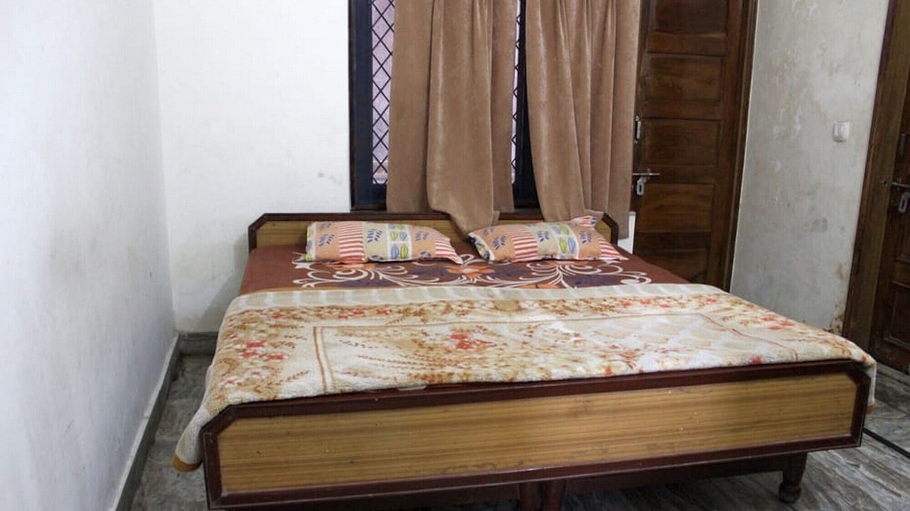 Photo of Bedroom in Tapovan