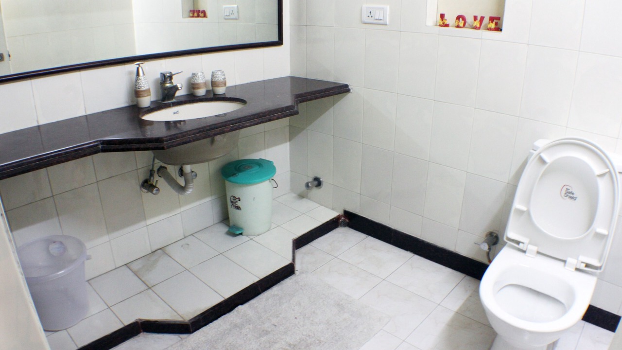 Photo of Bathroom in Alipur
