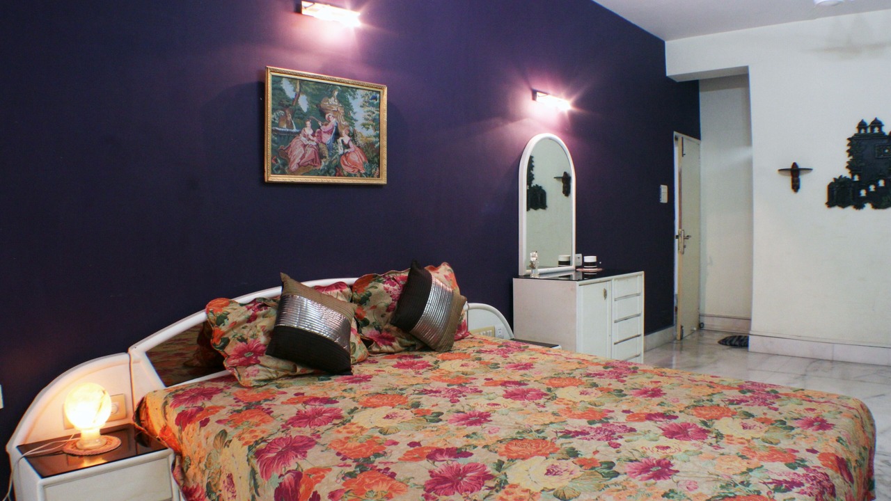 Photo of Bedroom in Alipur