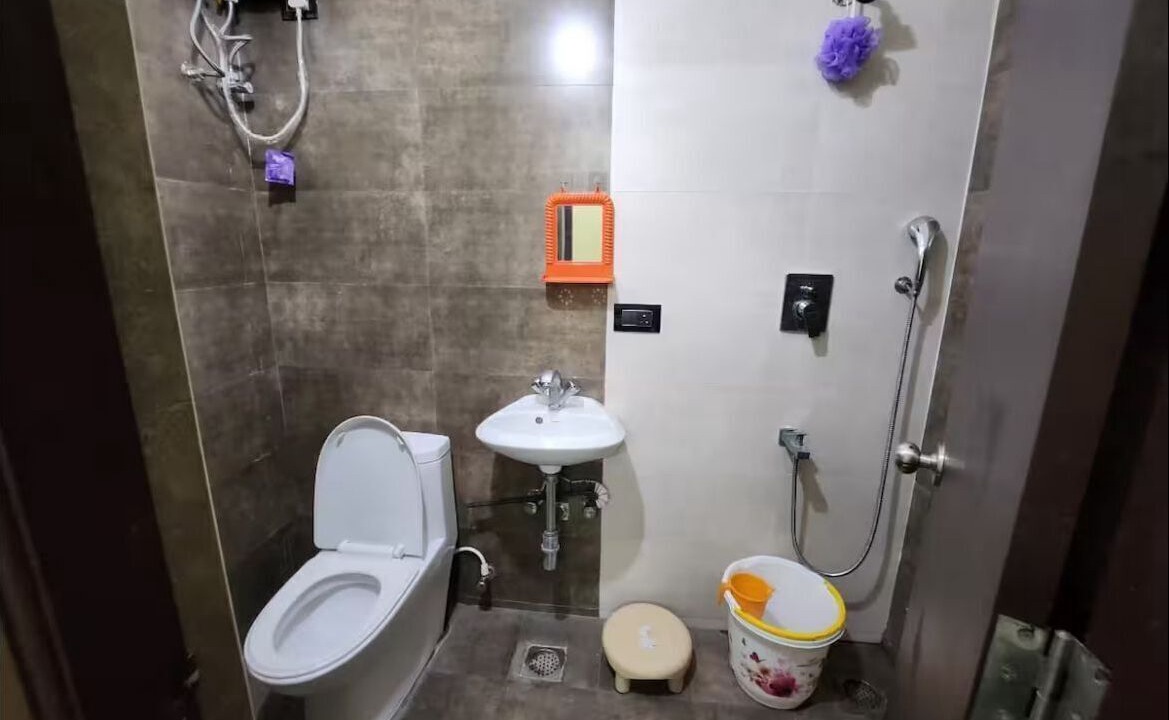 Photo of Bathroom in Teynampet