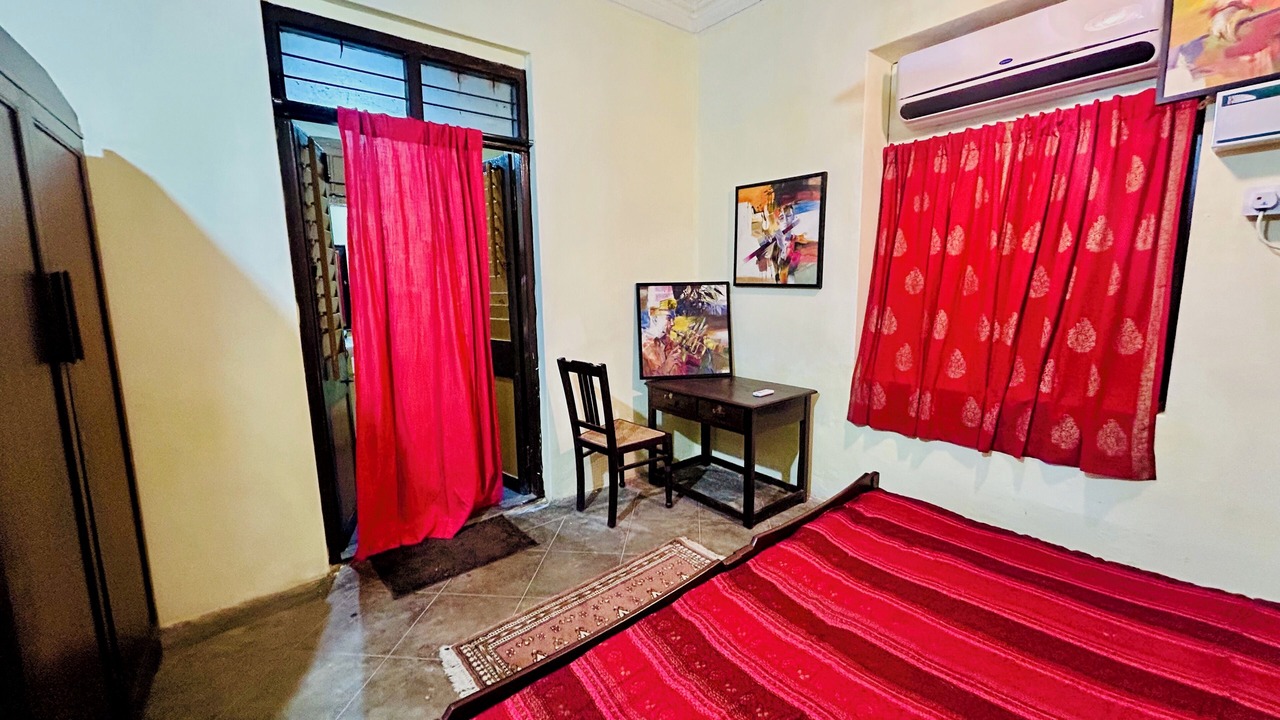 Photo of Bedroom in Egmore