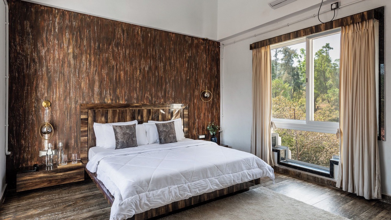 Photo of Bedroom in Mahabaleshwar