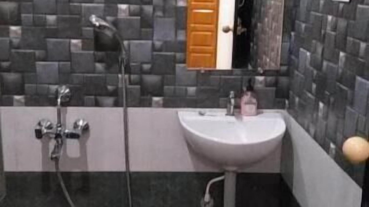 Photo of Bathroom in Ooty