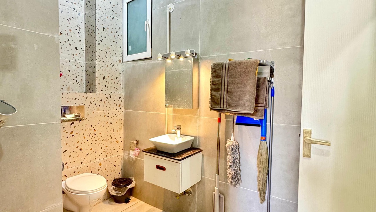 Photo of Bathroom in Tapovan