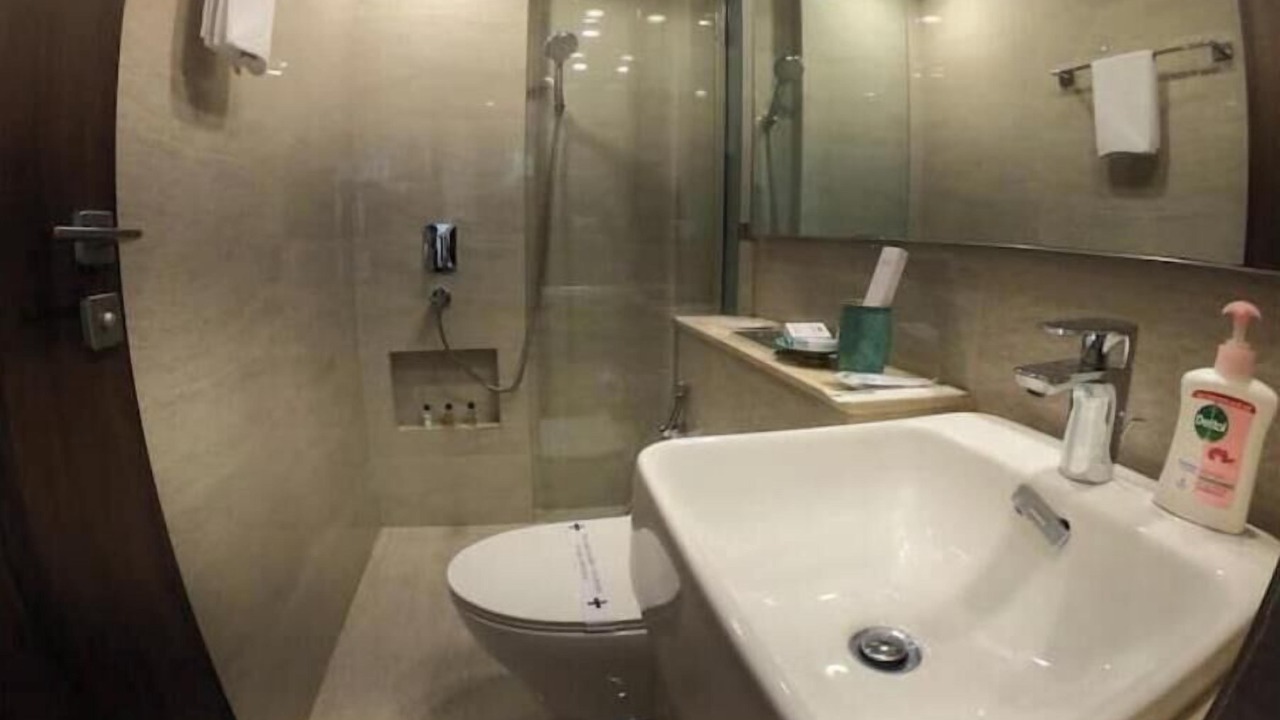 Photo of Bathroom in Hiranandani Gardens