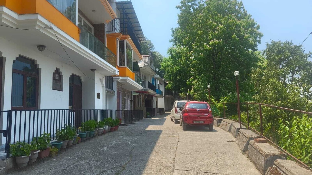 Photo of Outdoor in The Mall Road