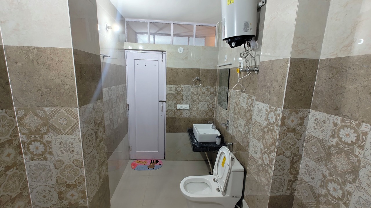 Photo of Bathroom in The Mall Road