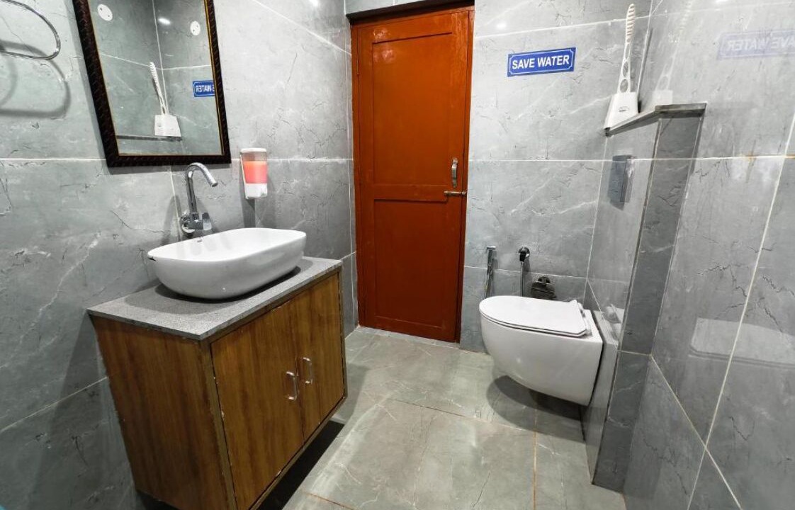 Photo of Bathroom in Theog