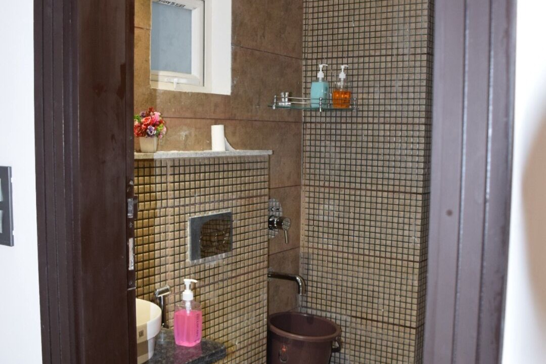 Photo of Bathroom in Tapovan