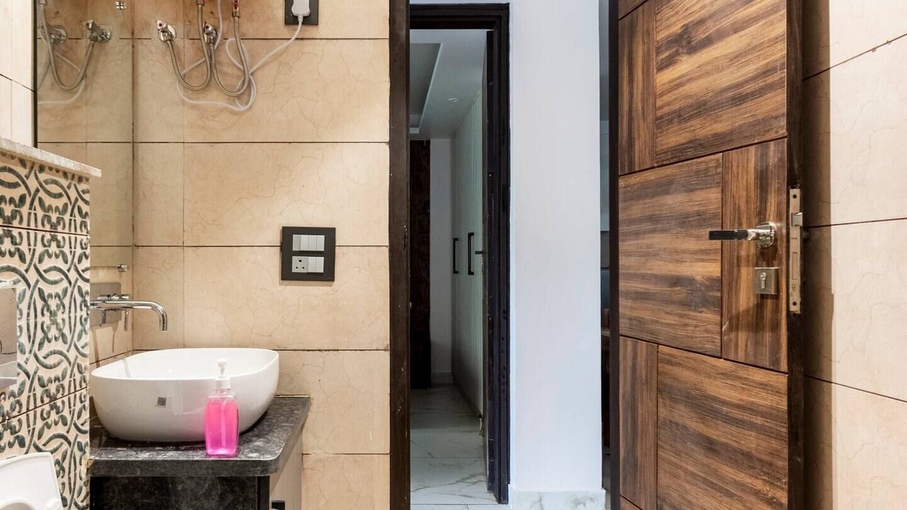 Photo of Bathroom in Tapovan