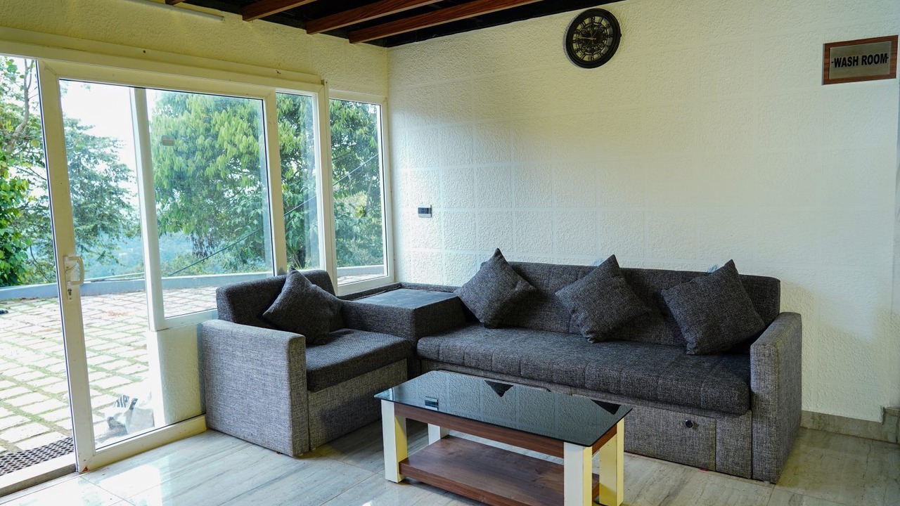 Photo of Livingroom in Chithirapuram