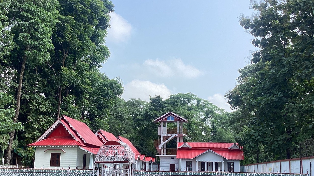 Photo of Outdoor in Madari Hat