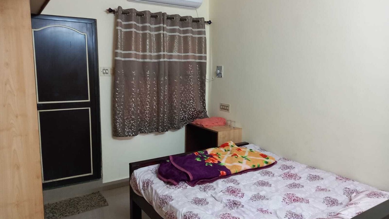 Photo of Bedroom in Valasaravakkam