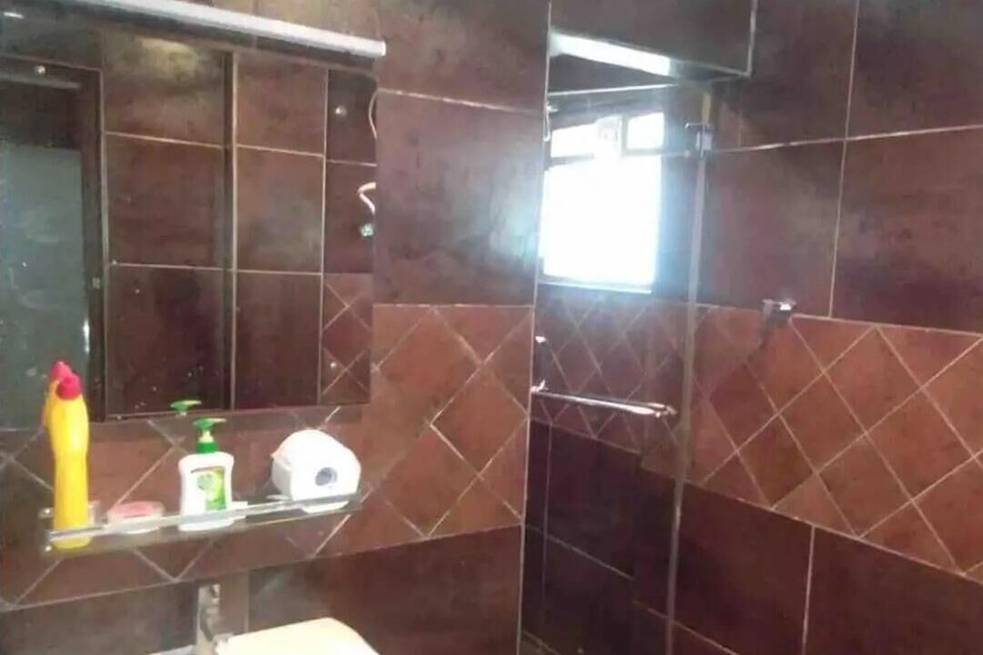 Photo of Bathroom in Besant Nagar