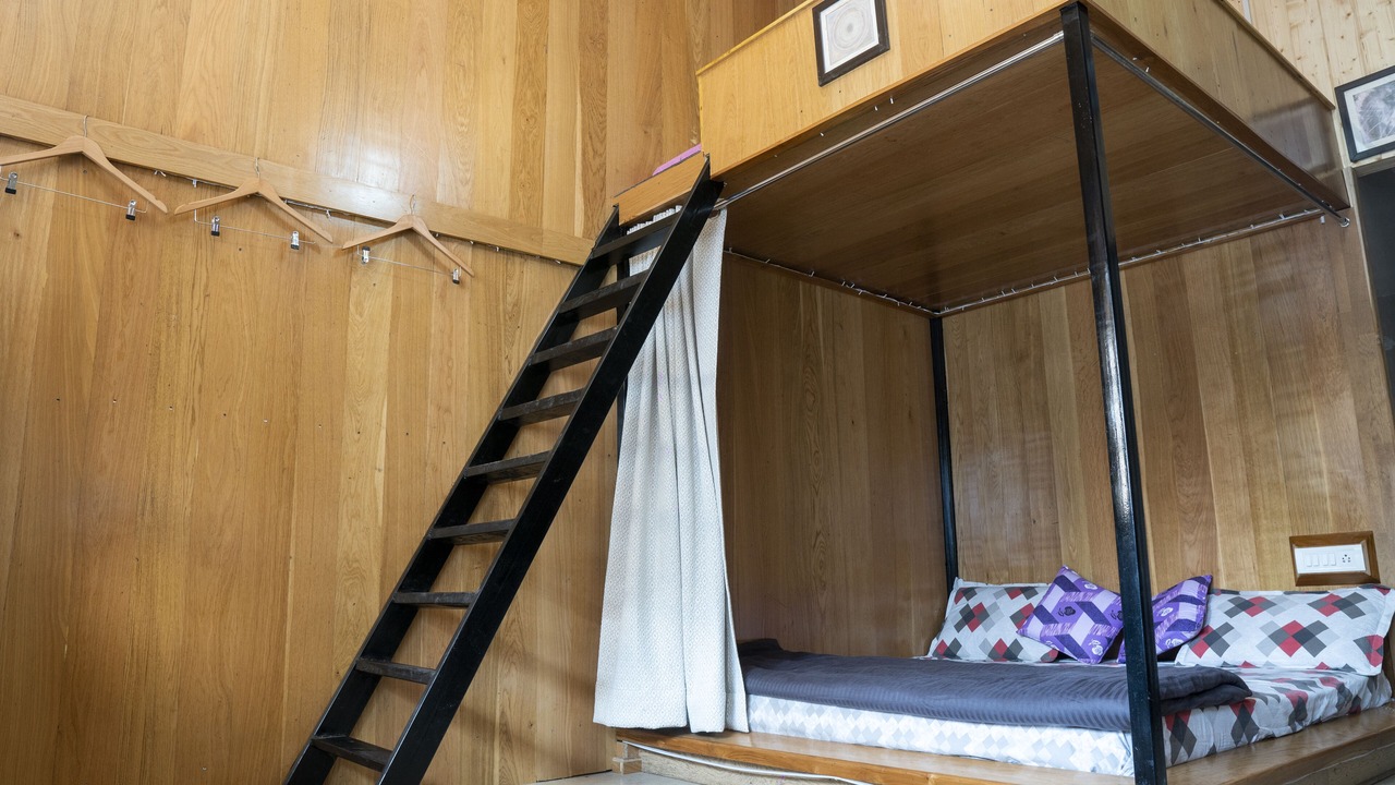Photo of Bedroom in Mukteshwar