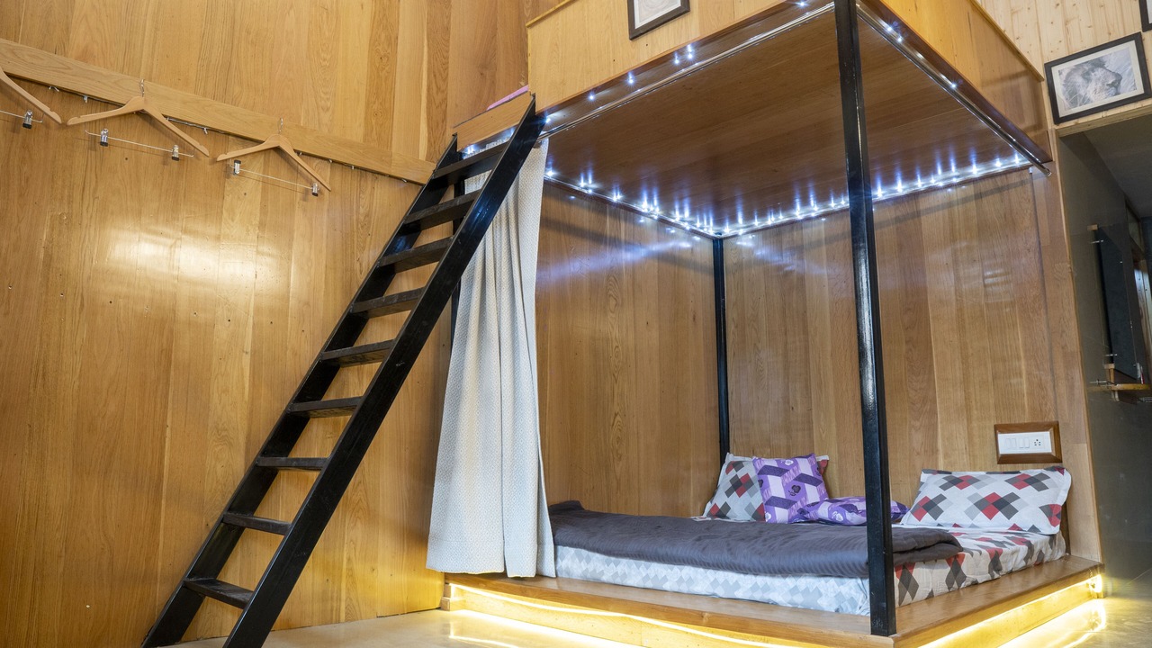 Photo of Bedroom in Mukteshwar