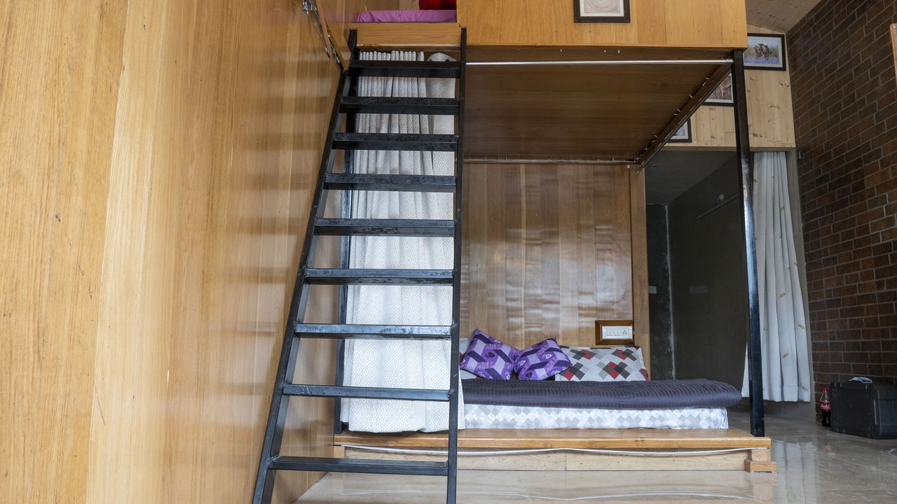 Photo of Bedroom in Mukteshwar
