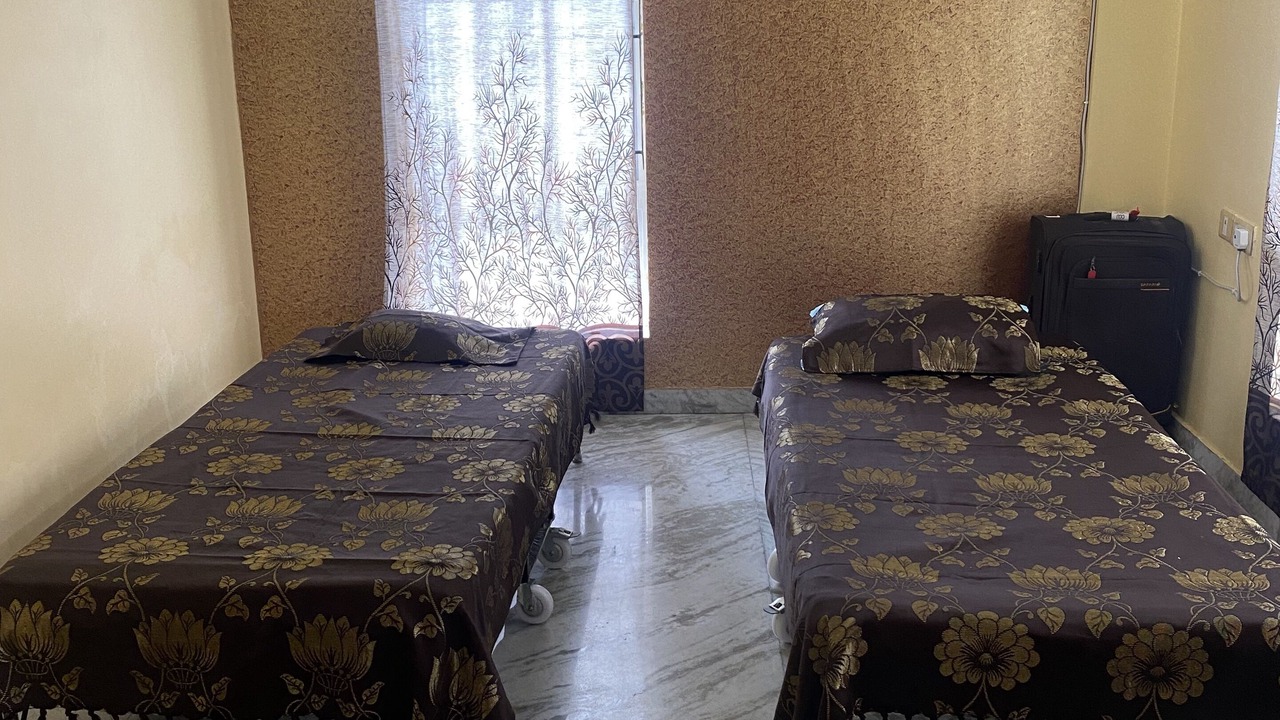 Photo of Bedroom in Sealdah