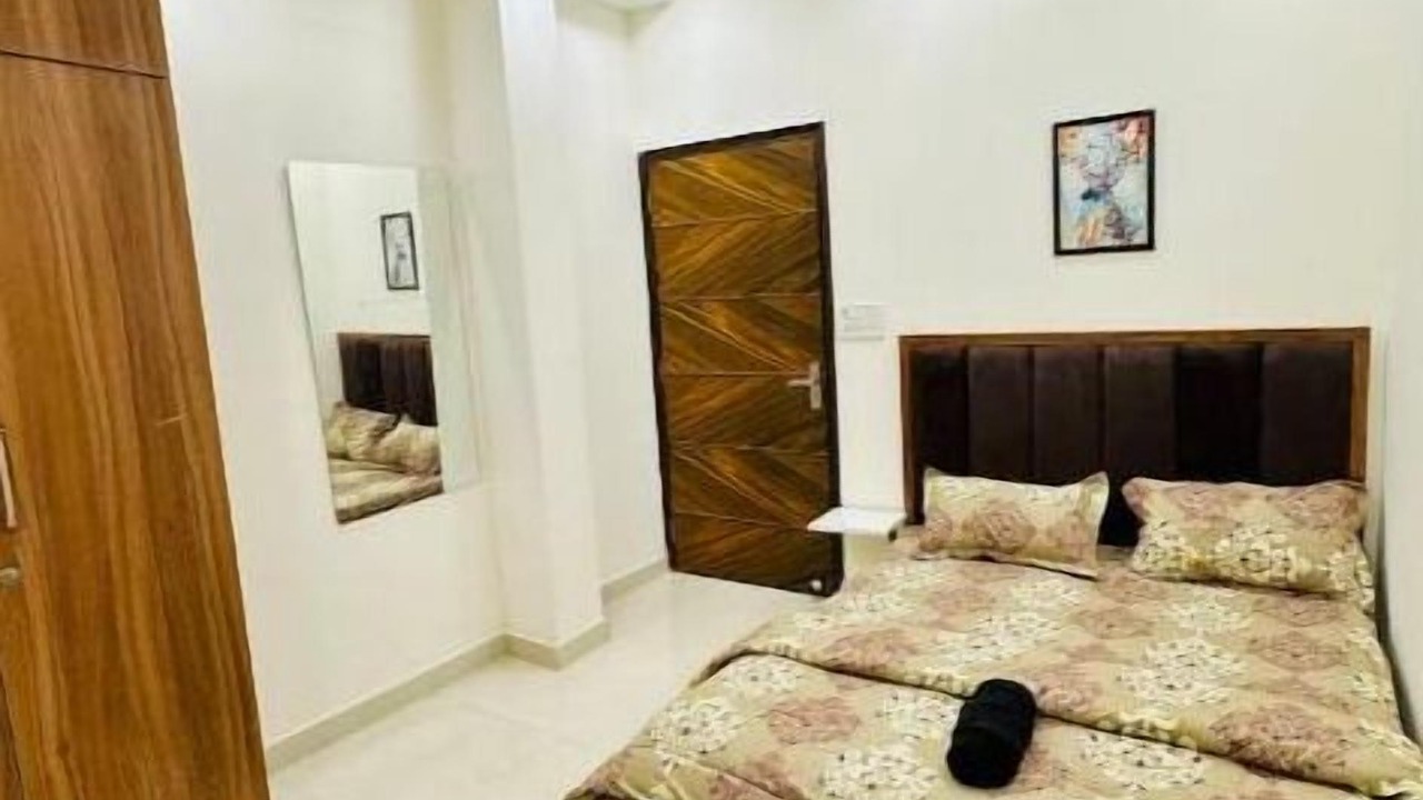 Photo of Bedroom in Delhi Cantonment
