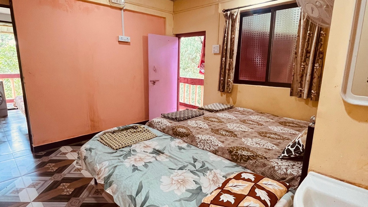 Photo of Bedroom in Ganpatipule