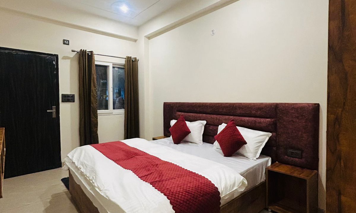 Photo of Bedroom in Tapovan