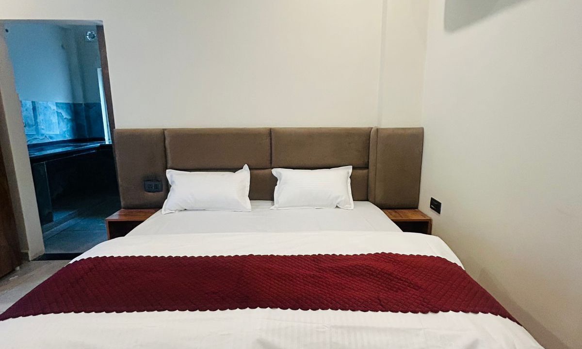 Photo of Bedroom in Tapovan
