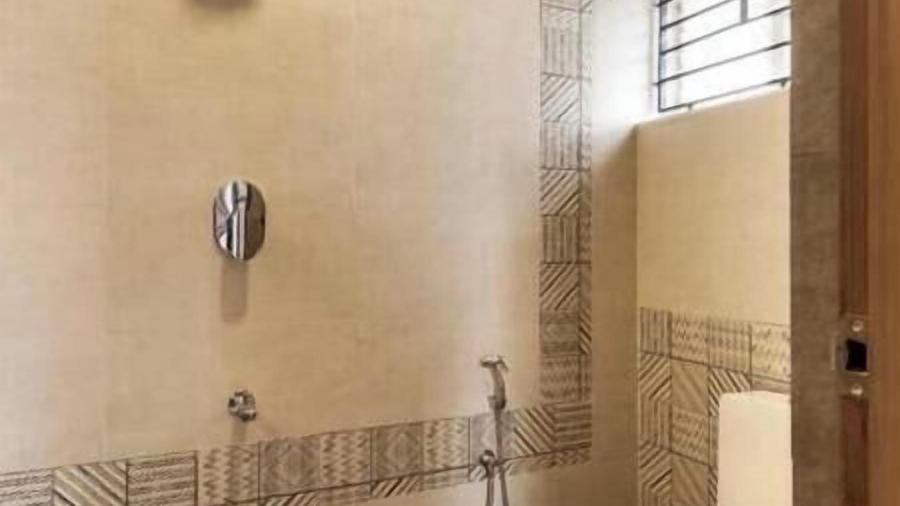 Photo of Bathroom in Thousand Lights
