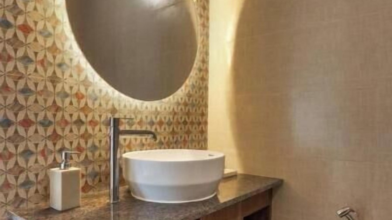 Photo of Bathroom in Thousand Lights