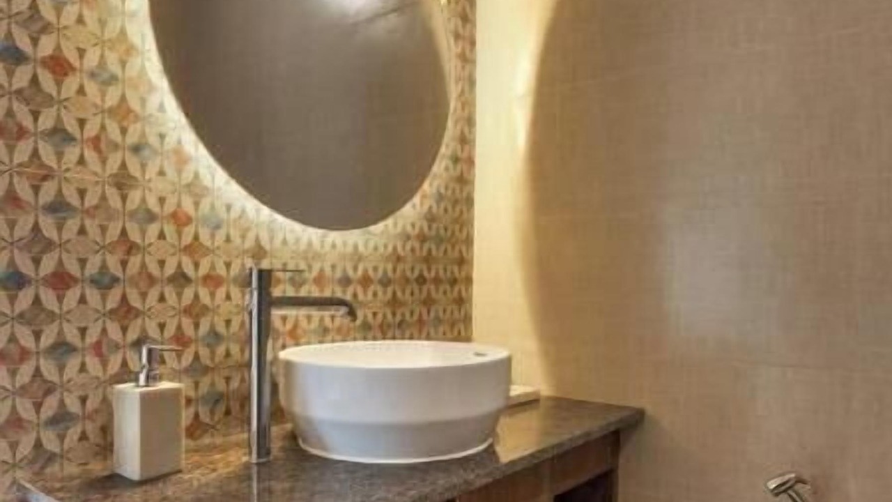 Photo of Bathroom in Thousand Lights
