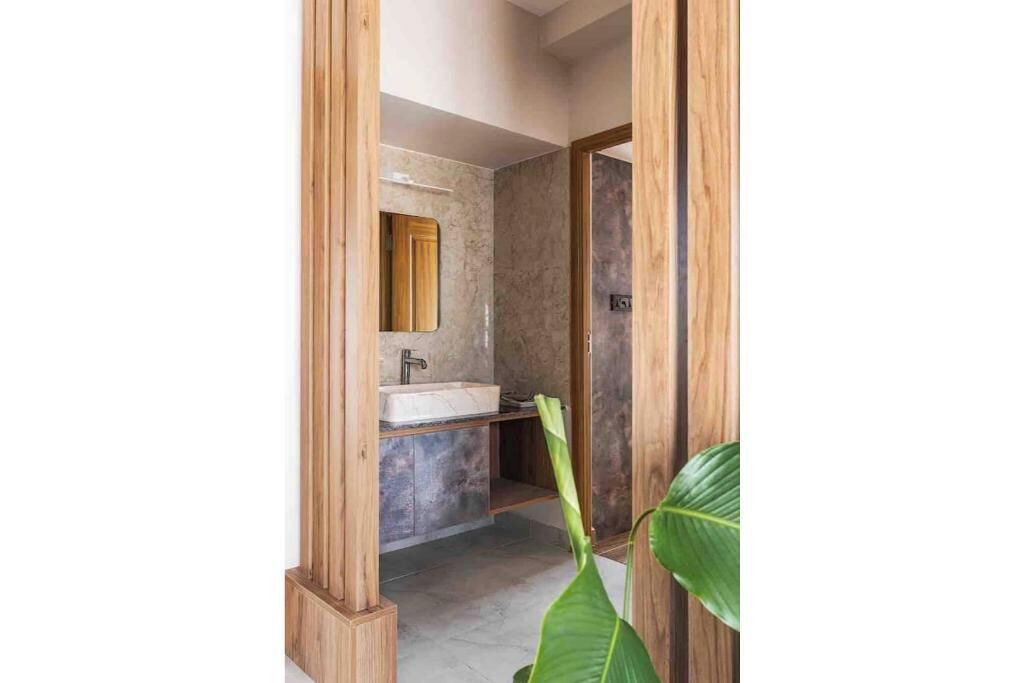 Photo of Bathroom in Thousand Lights