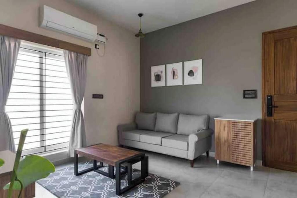 Photo of Livingroom in Thousand Lights