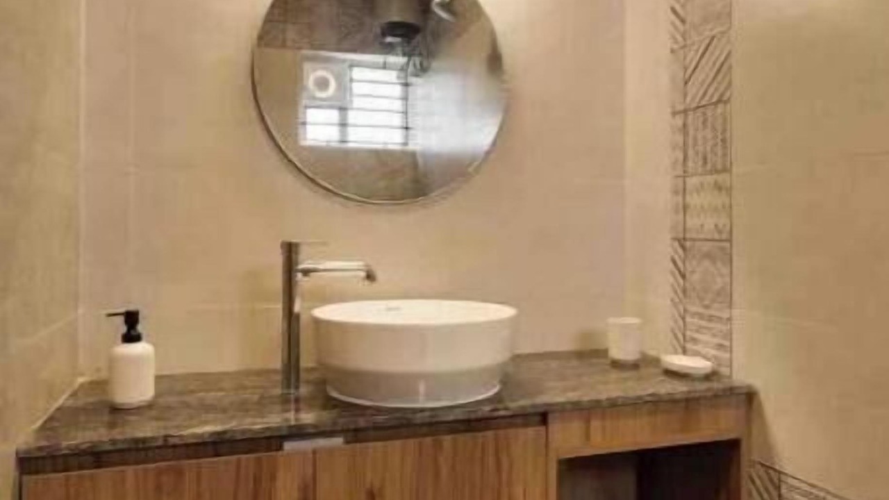 Photo of Bathroom in Thousand Lights
