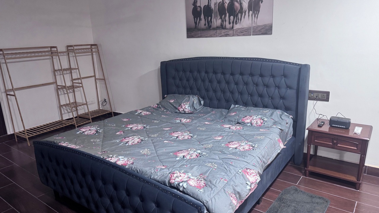 Photo of Bedroom in Teynampet