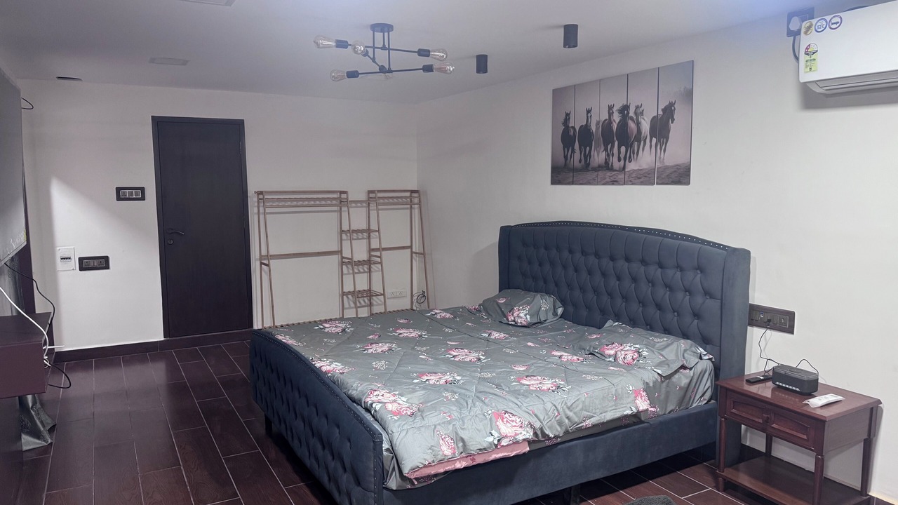 Photo of Bedroom in Teynampet