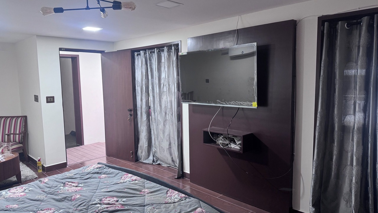 Photo of Bedroom in Teynampet