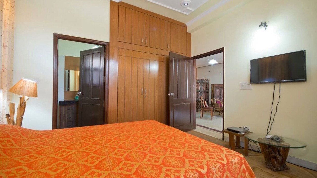 Photo of Bedroom in Sector 15