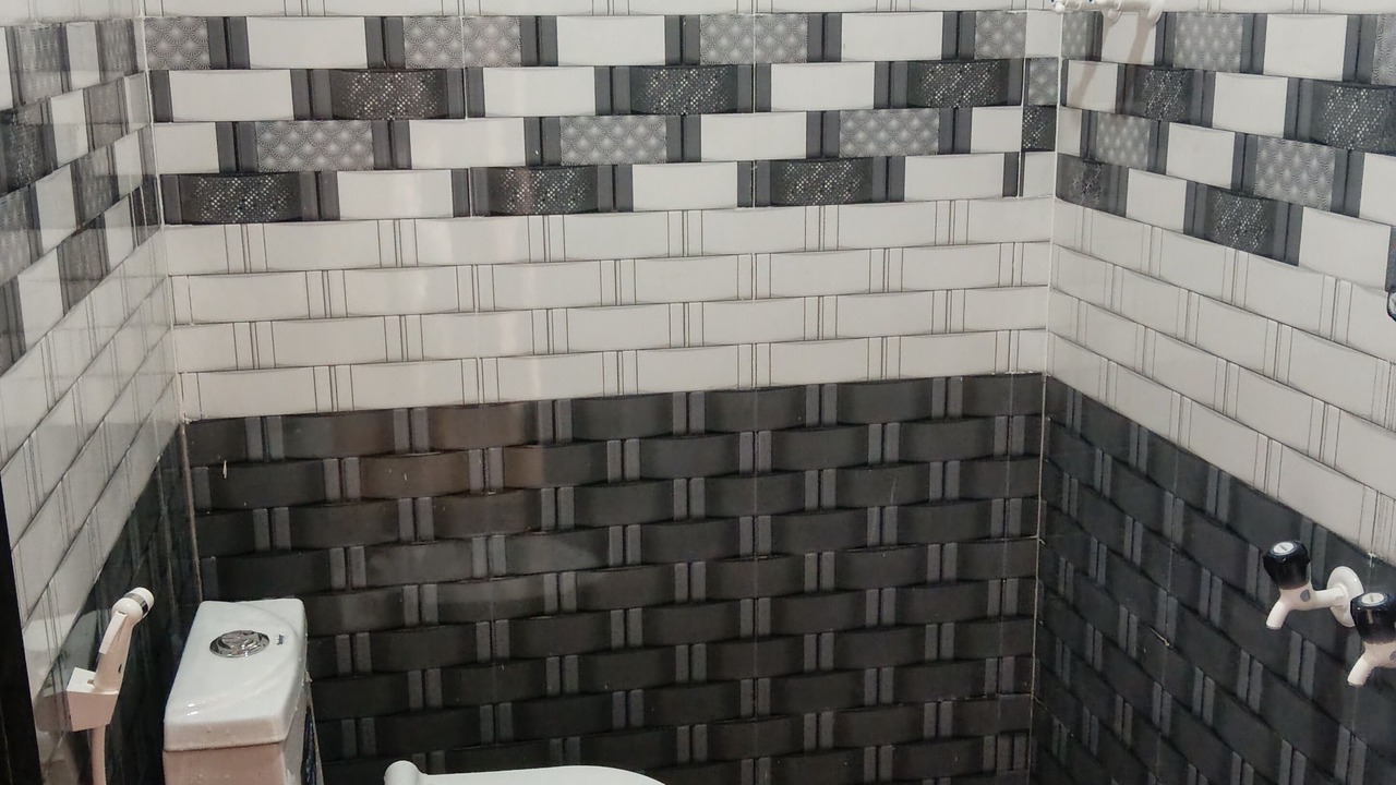 Photo of Bathroom in Hireguthi