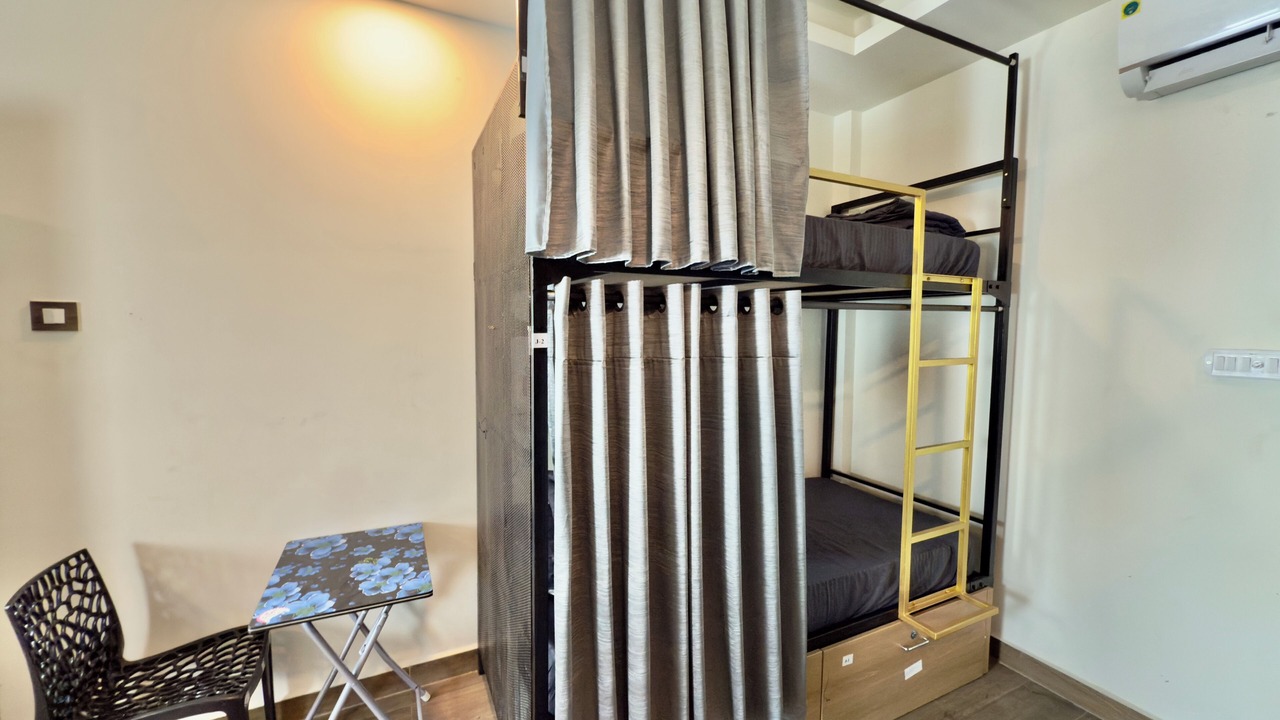 Photo of Bedroom in Thoraipakkam