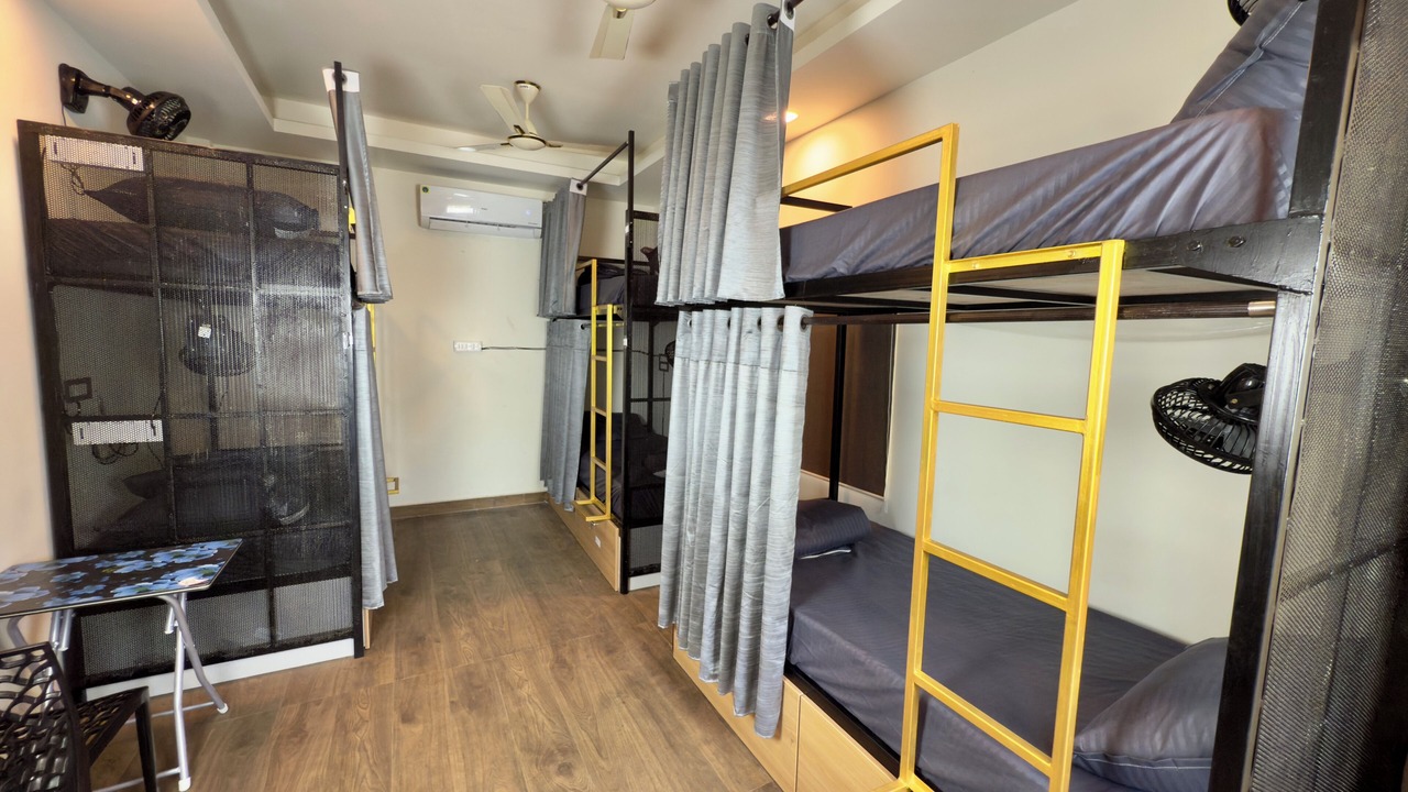 Photo of Bedroom in Thoraipakkam