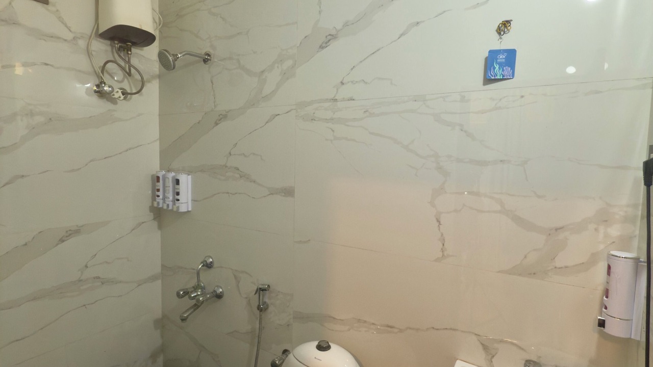 Photo of Bathroom in Thoraipakkam