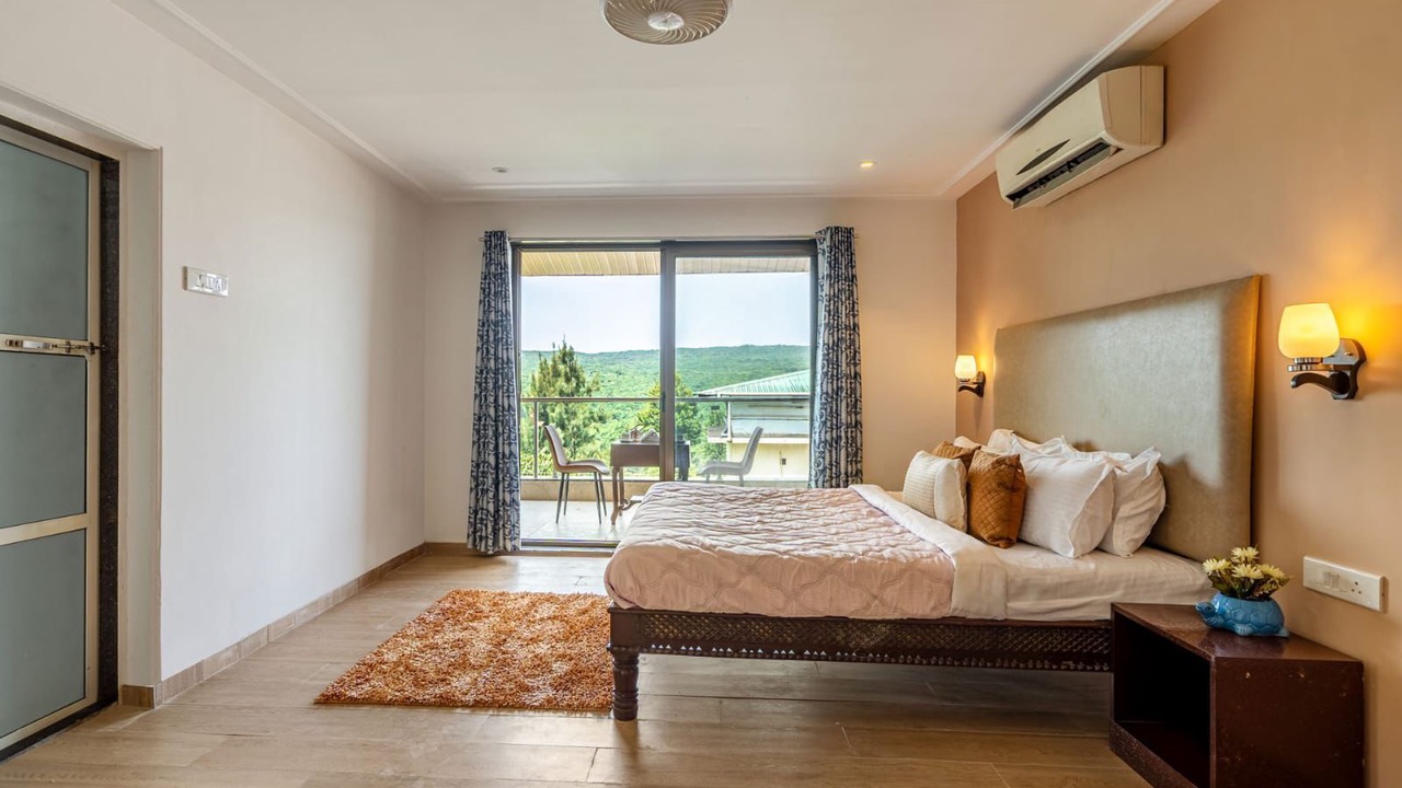 Photo of Bedroom in Mahabaleshwar