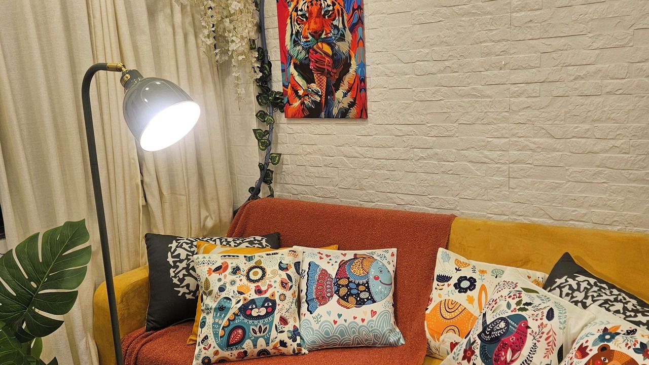 Photo of Livingroom in Pali Hill