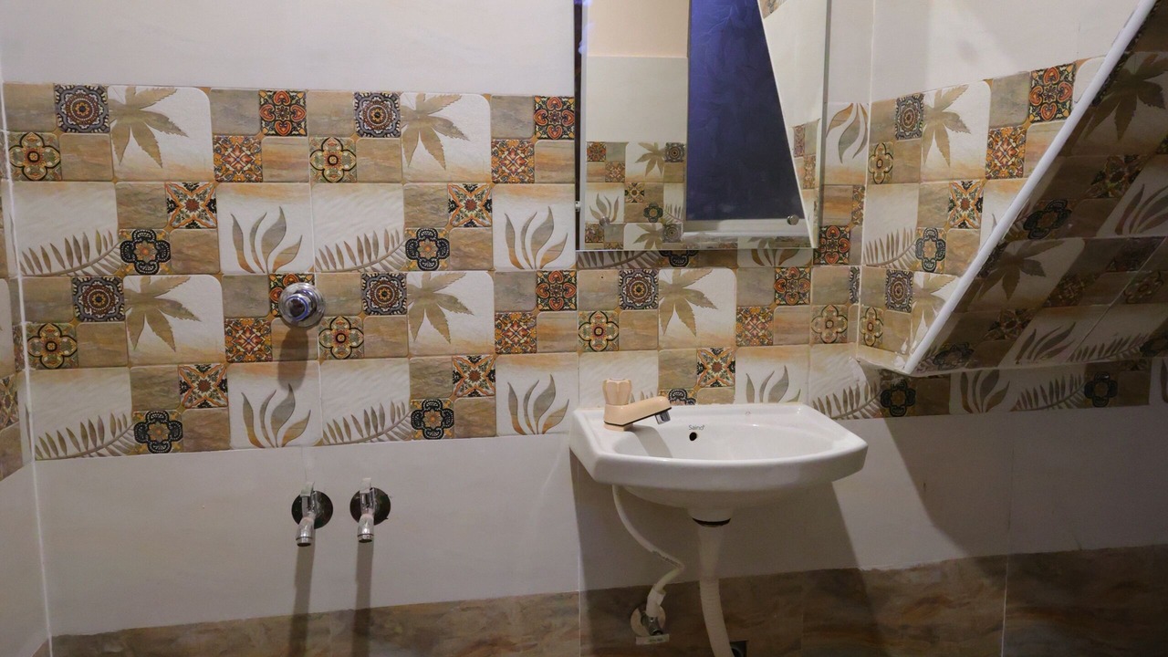 Photo of Bathroom in White Town