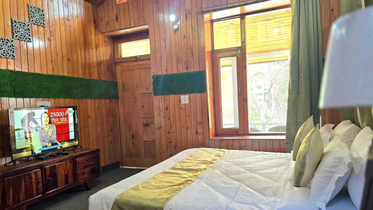 Photo of Bedroom in Jibhi